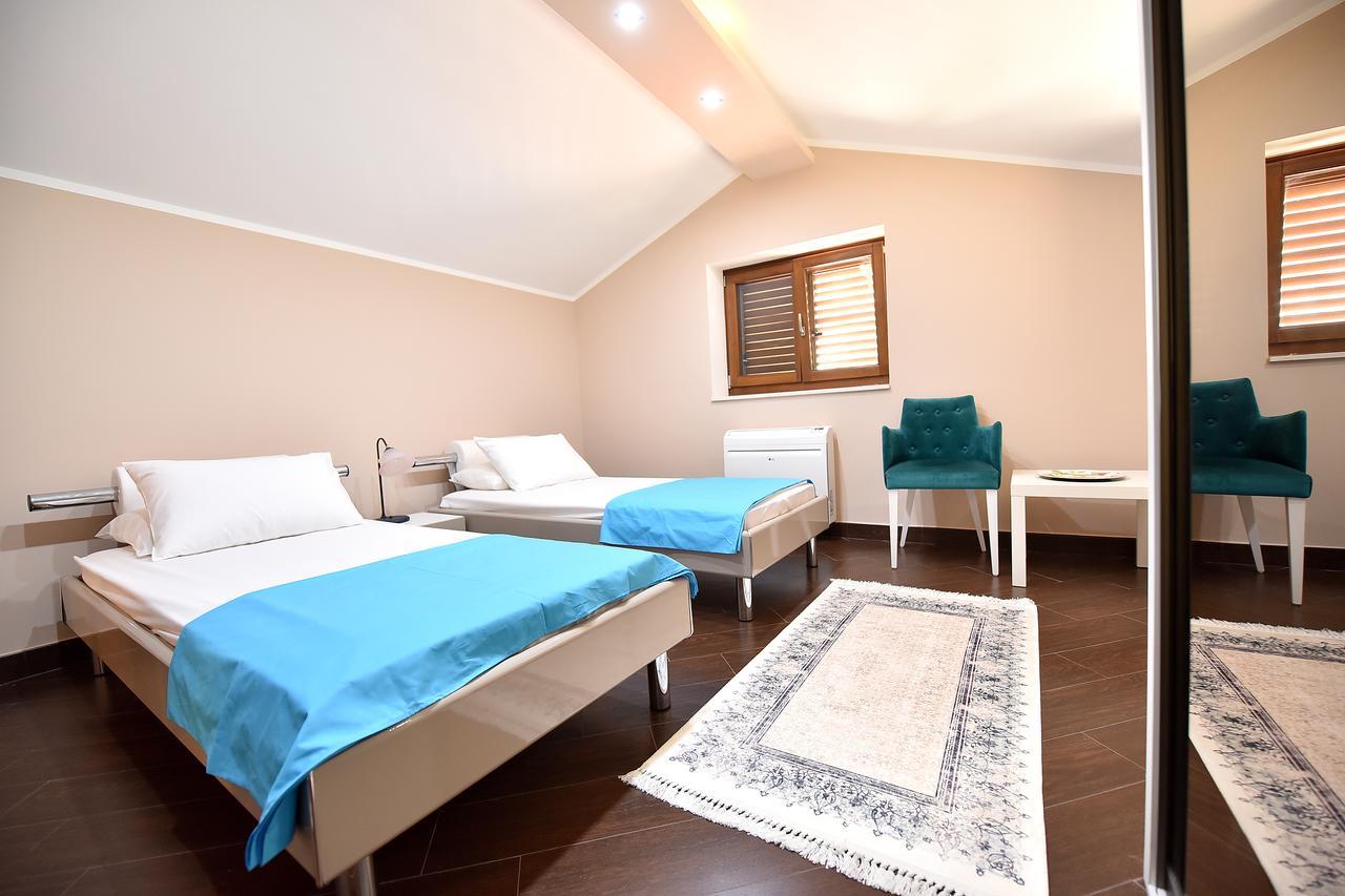 Maniva Penthouse By The Sea Apartman Kotor Kültér fotó
