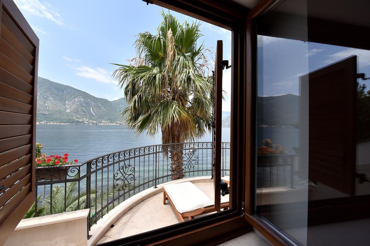 Maniva Penthouse By The Sea Apartman Kotor Kültér fotó