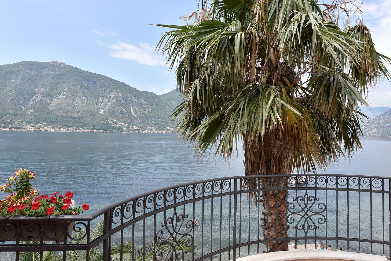 Maniva Penthouse By The Sea Apartman Kotor Kültér fotó